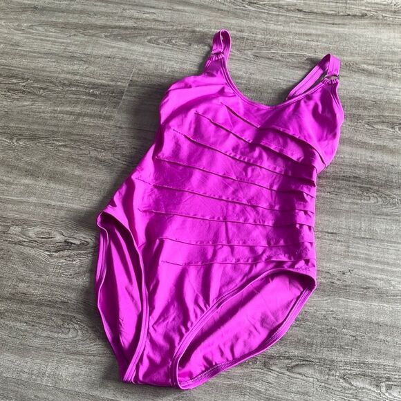 Calvin Klein Scoop Neck Pleated Swimsuit - Picture 2 of 3